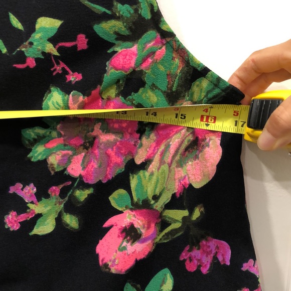 COPY - Top - Picture 4 of 7